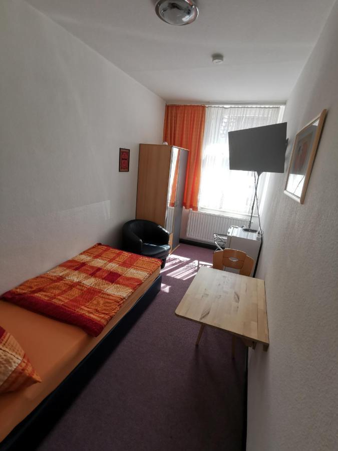 Hotel-Pension Zum Hirsch Hattersheim am Main Exterior photo