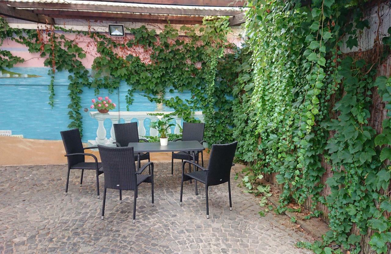 Hotel-Pension Zum Hirsch Hattersheim am Main Exterior photo